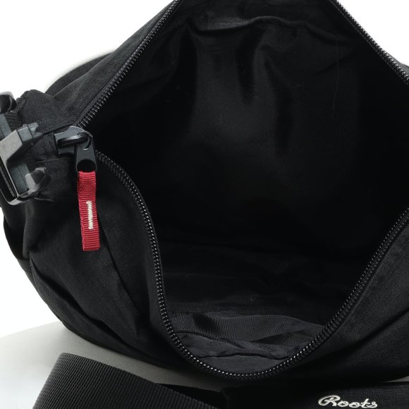 Roots Canada Messenger/Shoulder/Crossbody/Laptop β’ 15 X 12 X 5 β’ Black/White - Picture 9 of 14